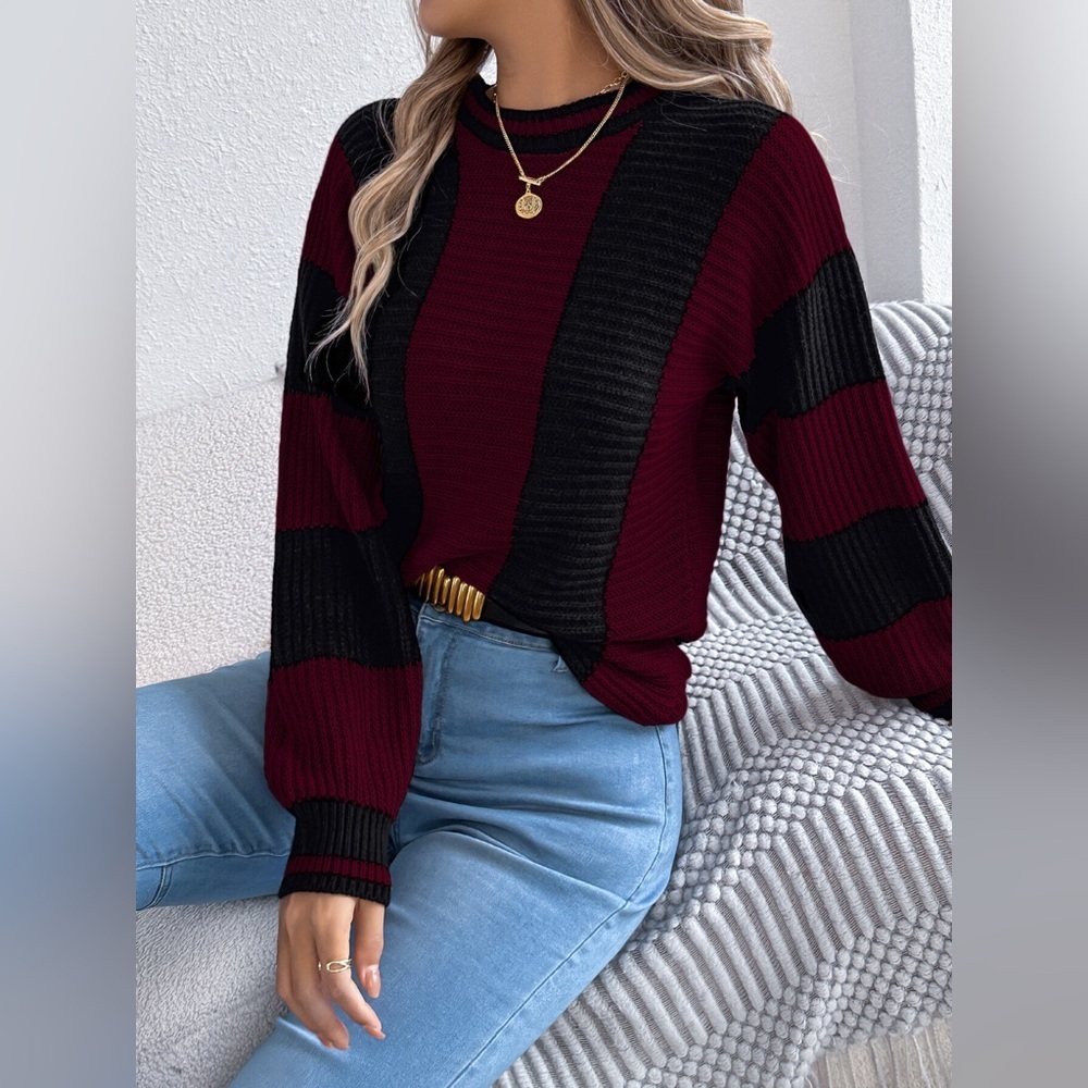 Color Block Round Neck Sweater - Picture 5 of 12